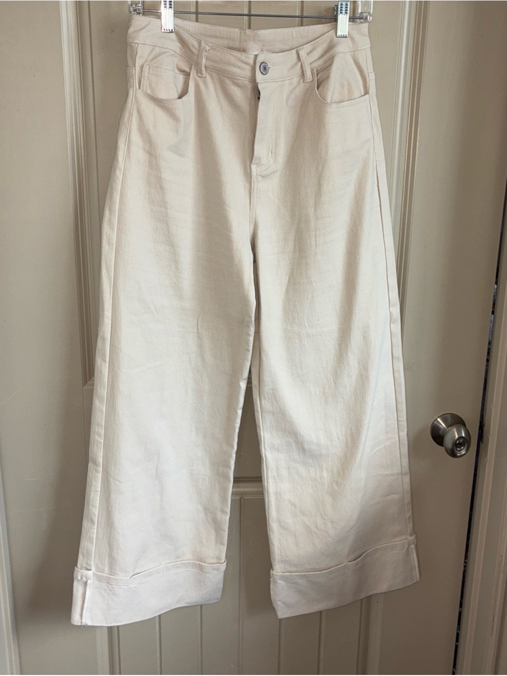 entro Wide Leg Flare Jeans in Off-White